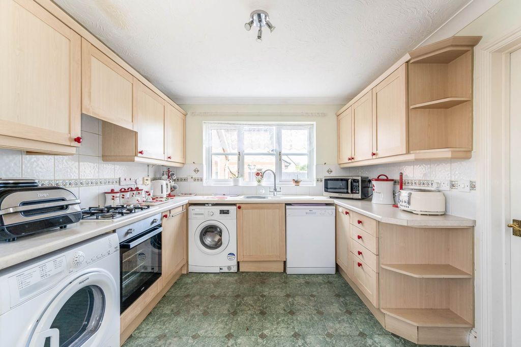 Property photo 3 of 22