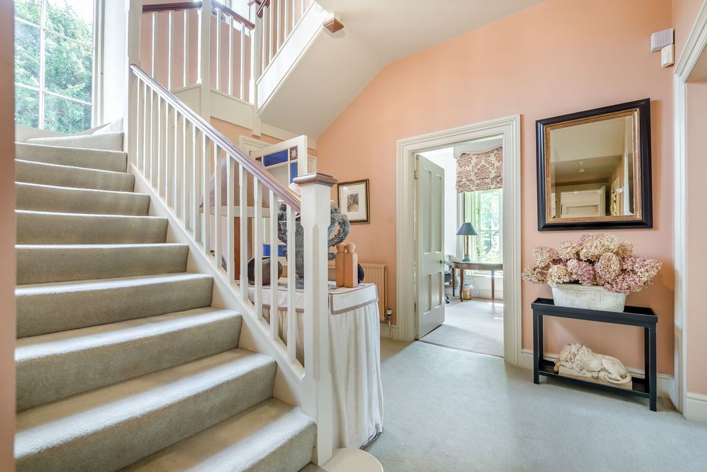 Property photo 2 of 37