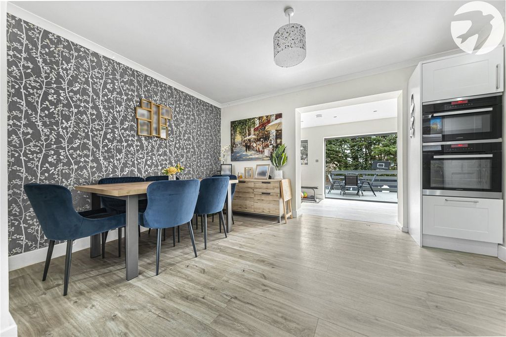 Property photo 3 of 25 Dining Area