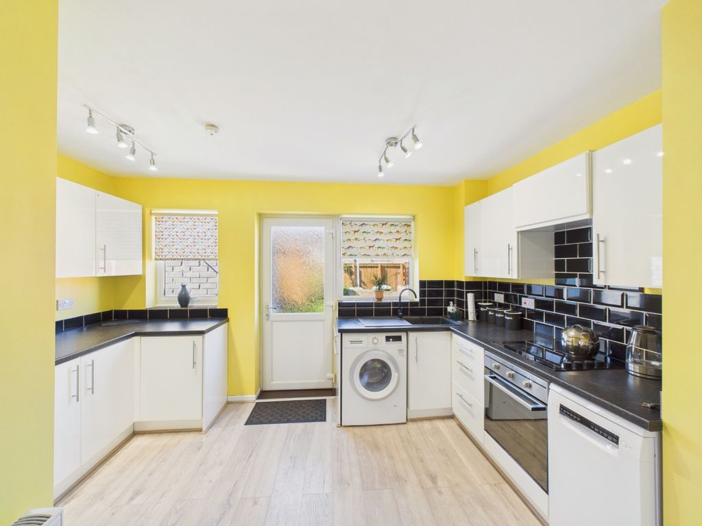 Property photo 2 of 25 4685893