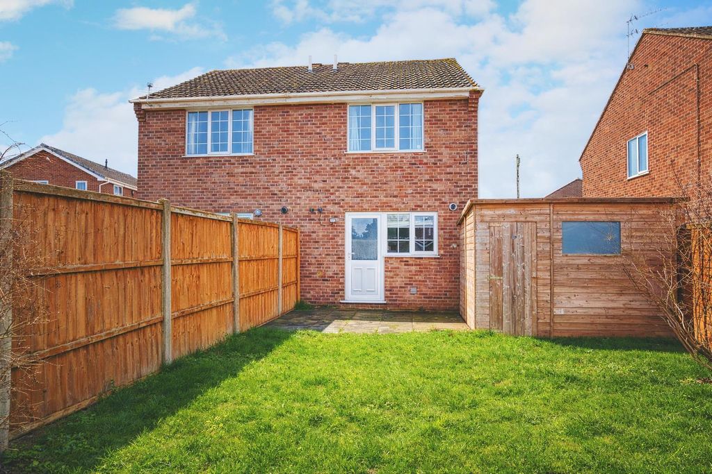 Property photo 2 of 11