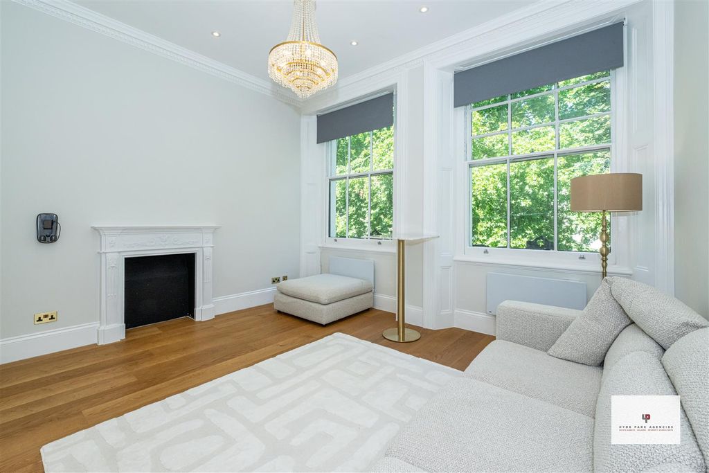 Property photo 1 of 11 Cleveland Square 7@49-004 Mr - Hpa.Jpg