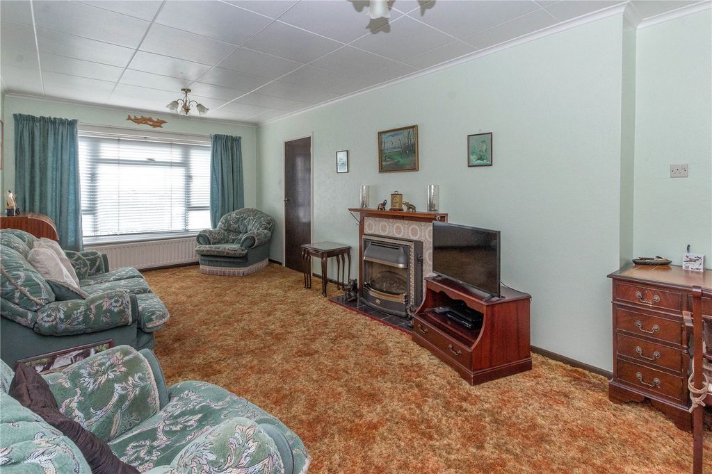 Property photo 2 of 23 Picture No. 11