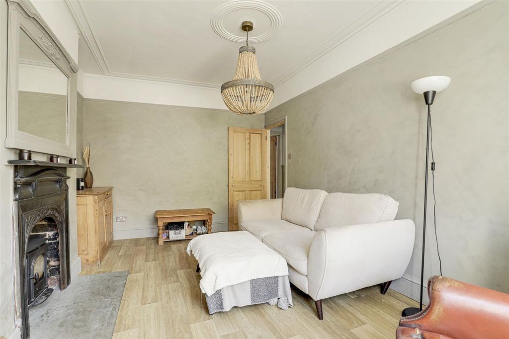 Property photo 3 of 20