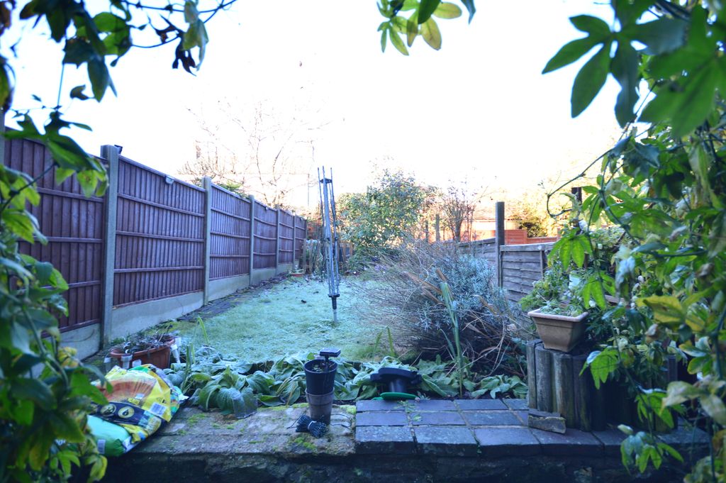 Property photo 1 of 7 Garden