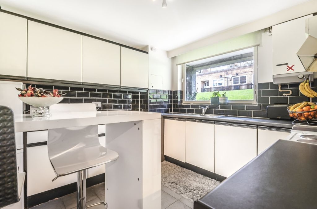 Property photo 1 of 6 565185 (2)