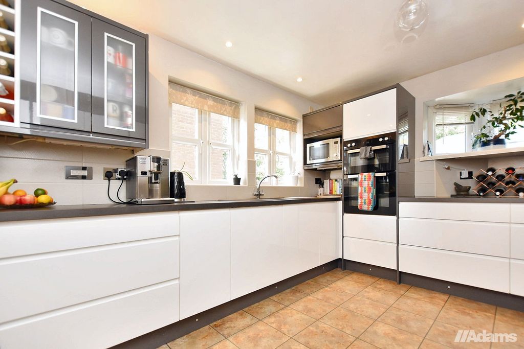 Property photo 1 of 40