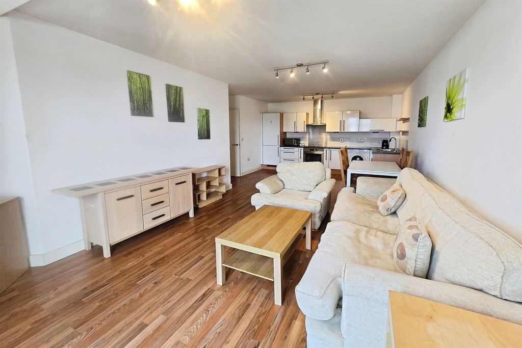 Property photo 3 of 8 Lounge Area