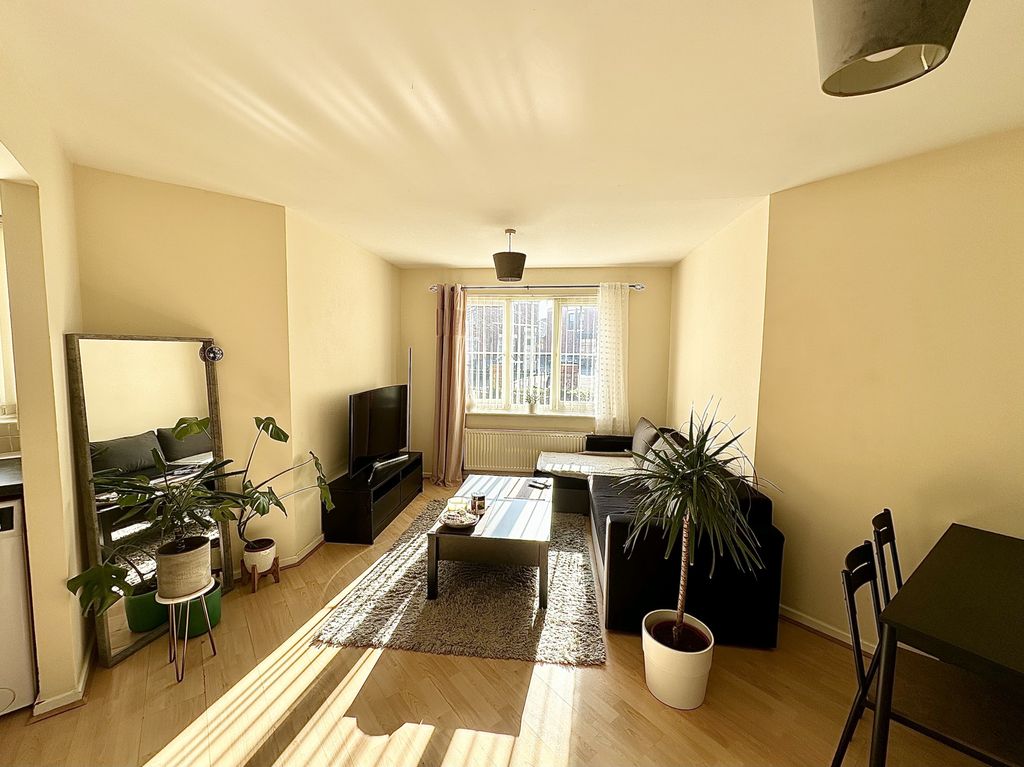 Property photo 2 of 8