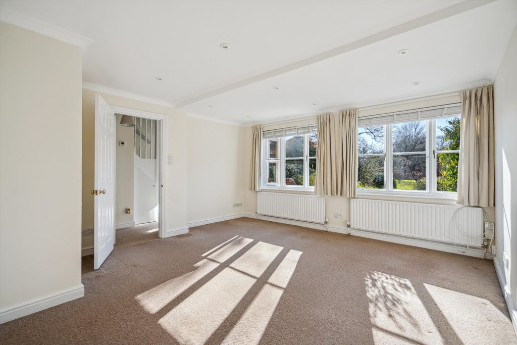 Property photo 2 of 11 Image