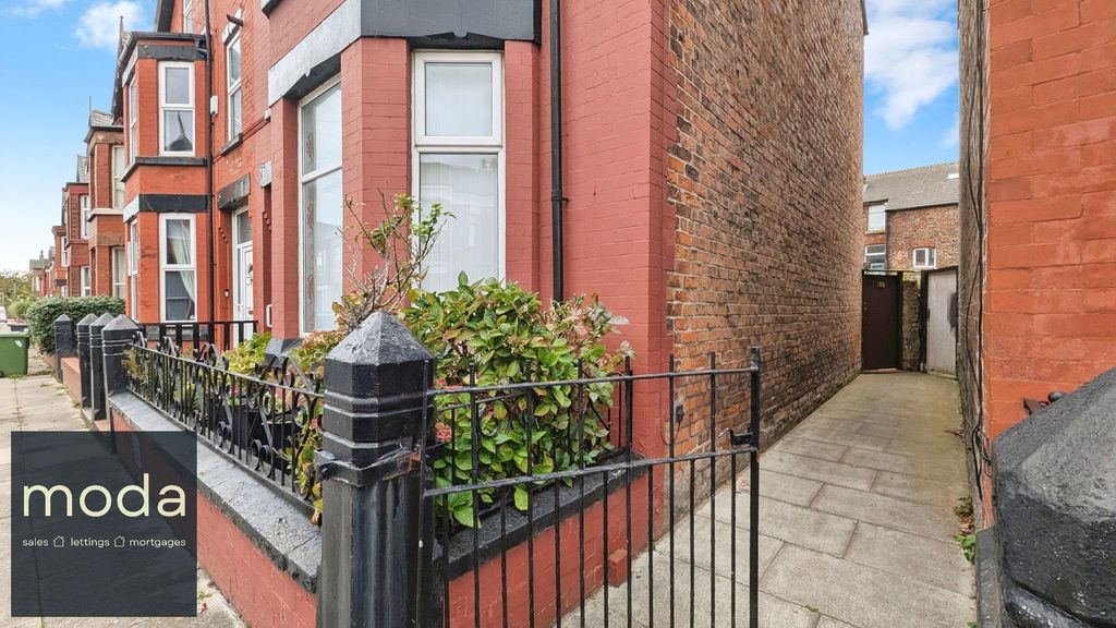 Property photo 2 of 31