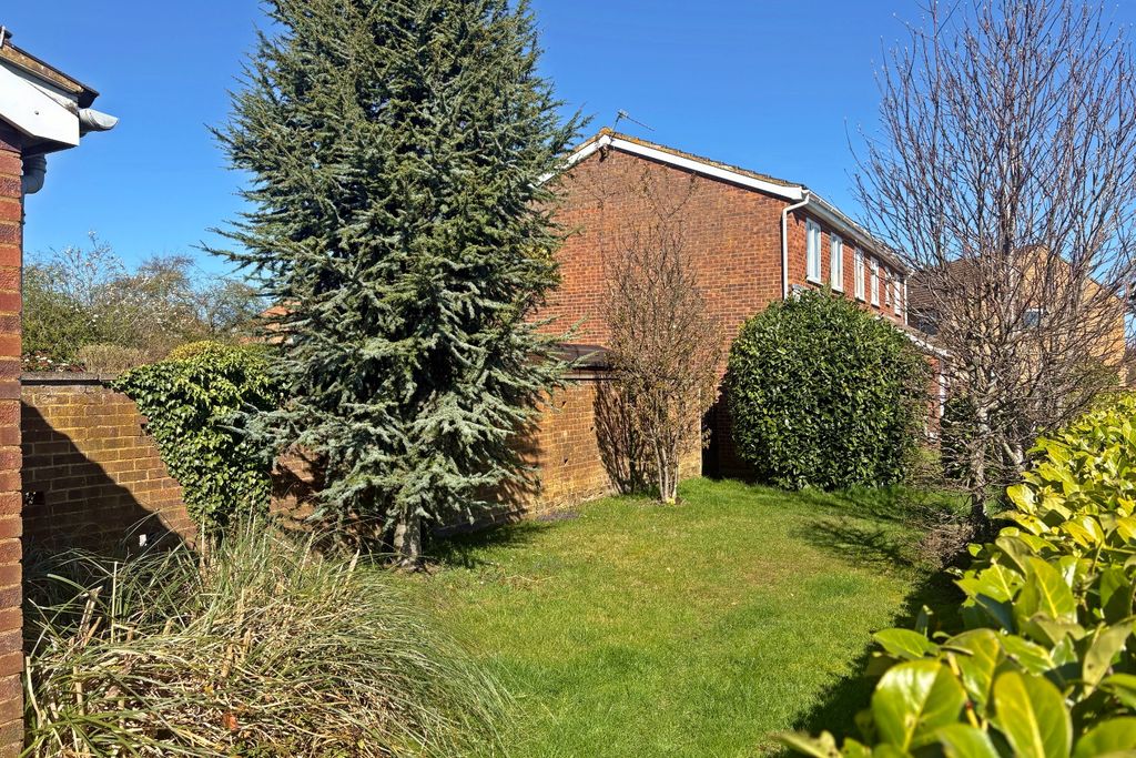 Property photo 2 of 15 4659304