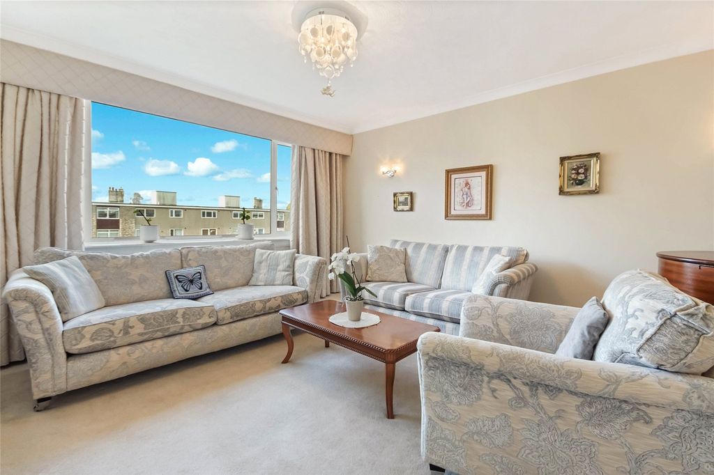 Property photo 3 of 24 Picture No. 04