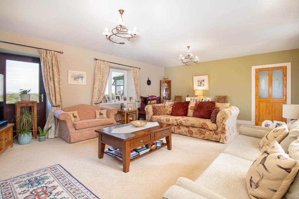 Property photo 3 of 35