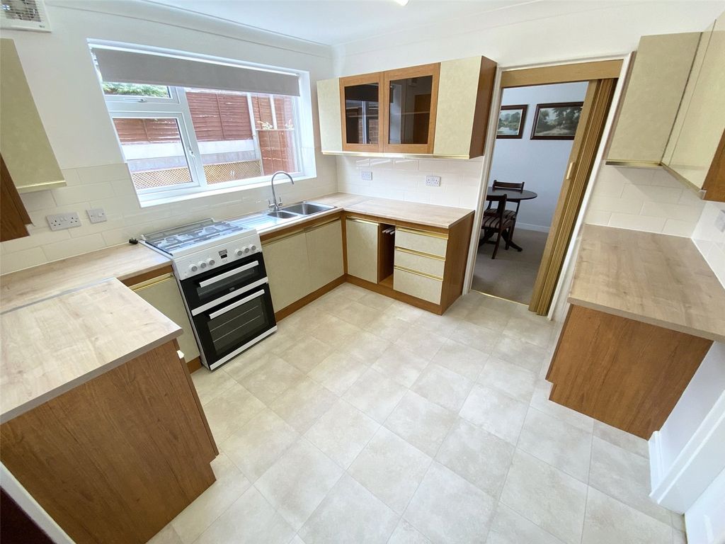 Property photo 2 of 27 Picture No. 17