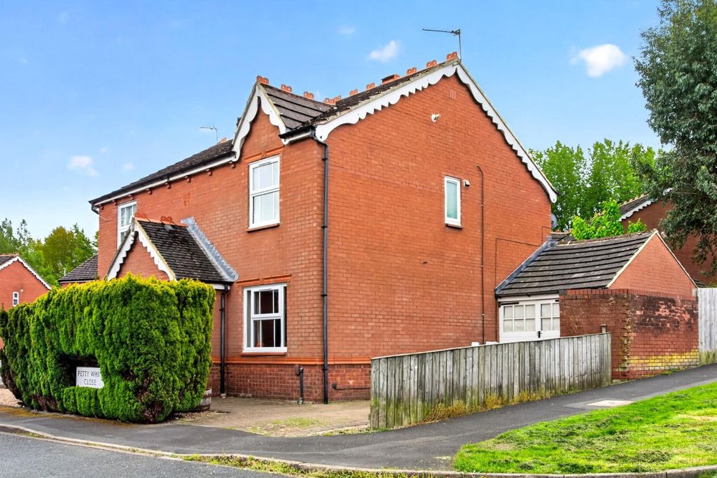 Property photo 1 of 15 2Pettywhinclose-31.Jpg