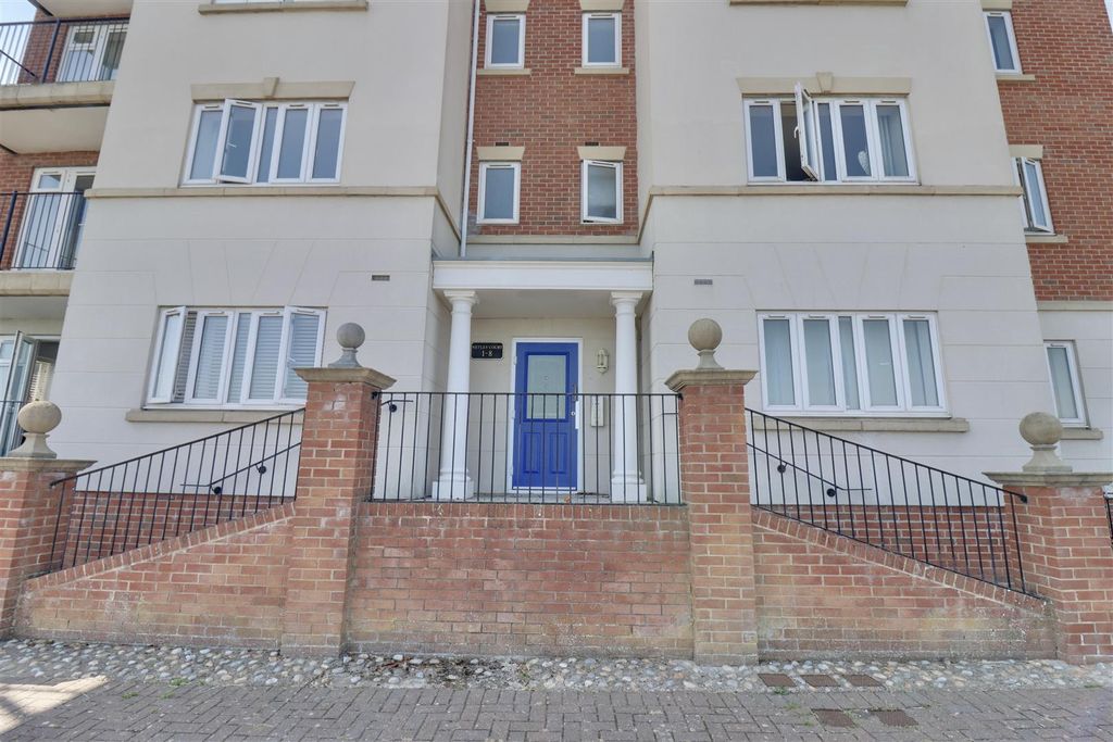 Property photo 2 of 13 Cbe51Ea3-Db4D-474D-8772-59C23431Dfc7_1_201_A.Jpeg