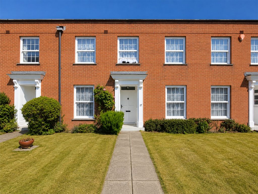 Property photo 1 of 13 Wp 17 Front