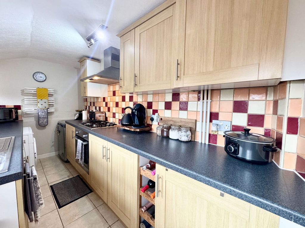 Property photo 3 of 19