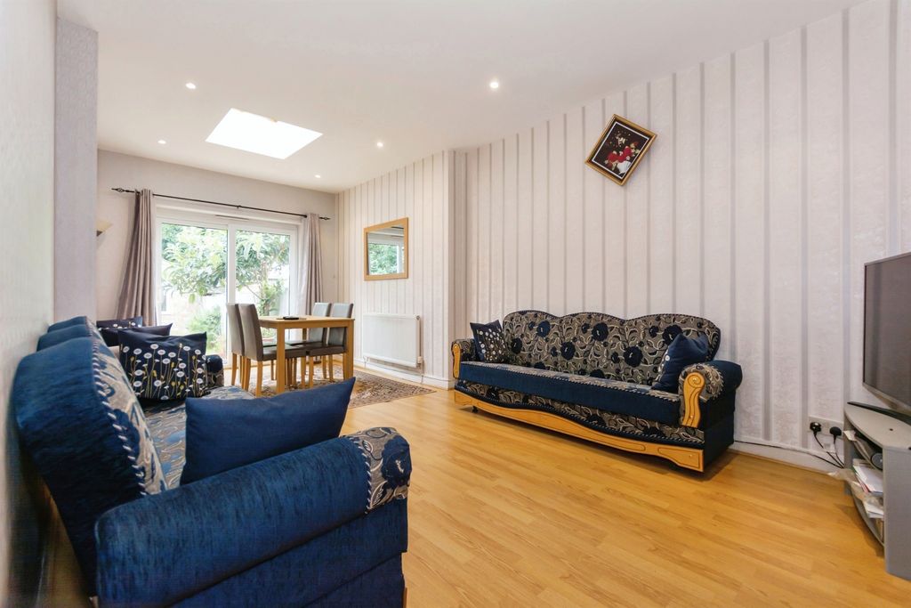 Property photo 3 of 16