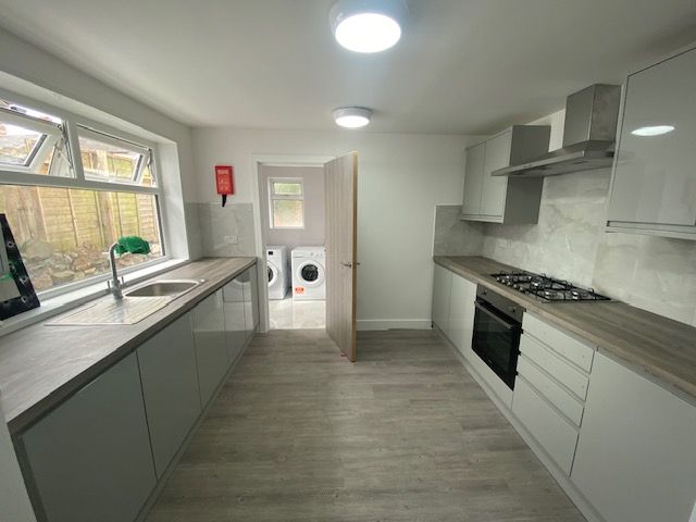 Property photo 3 of 14 Kitchen