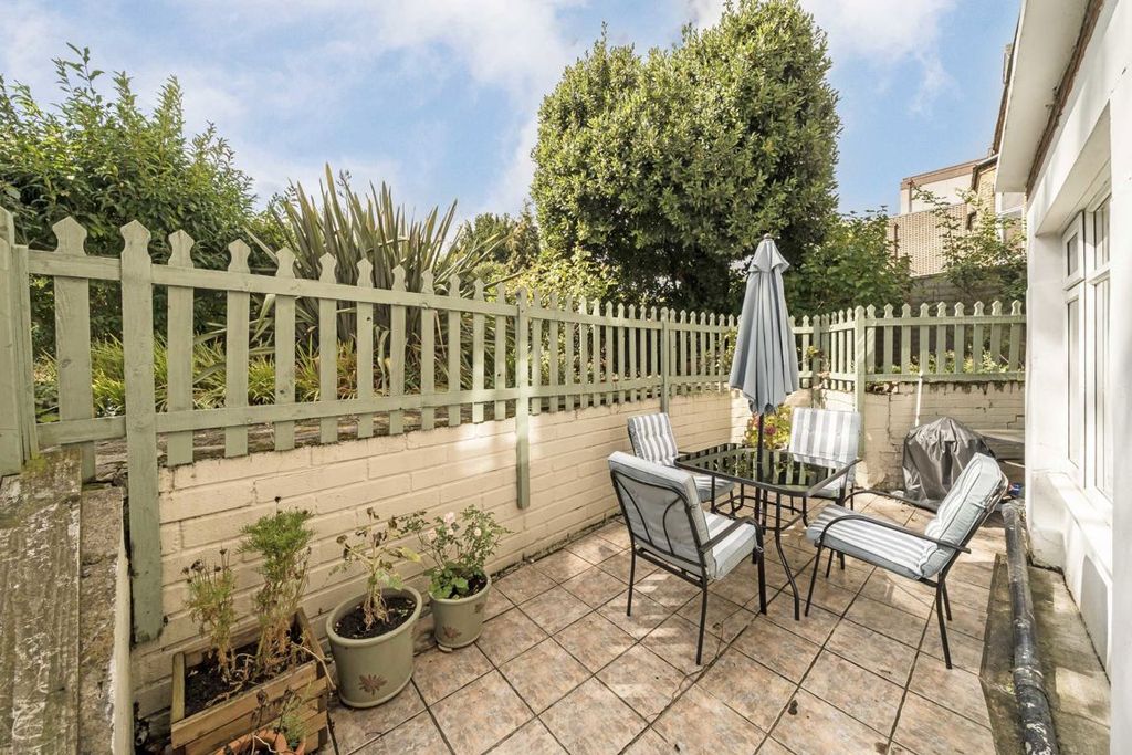 Property photo 2 of 11