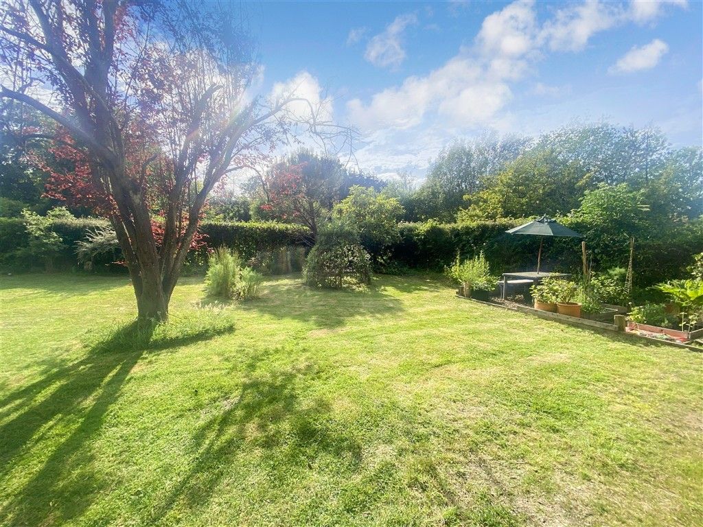 Property photo 2 of 17 Communal Garden