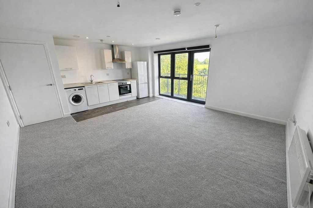 Property photo 2 of 7 5044941