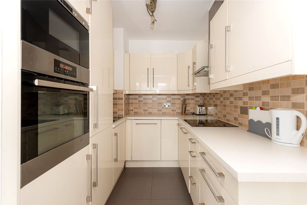 Property photo 3 of 8 Picture No. 30