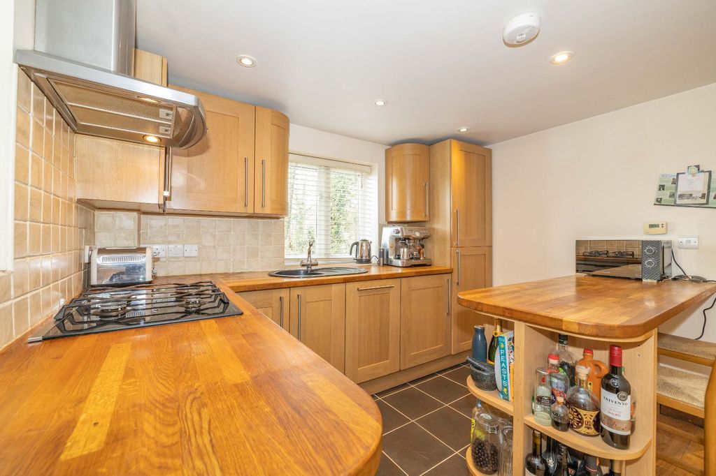 Property photo 3 of 12 Picture 3