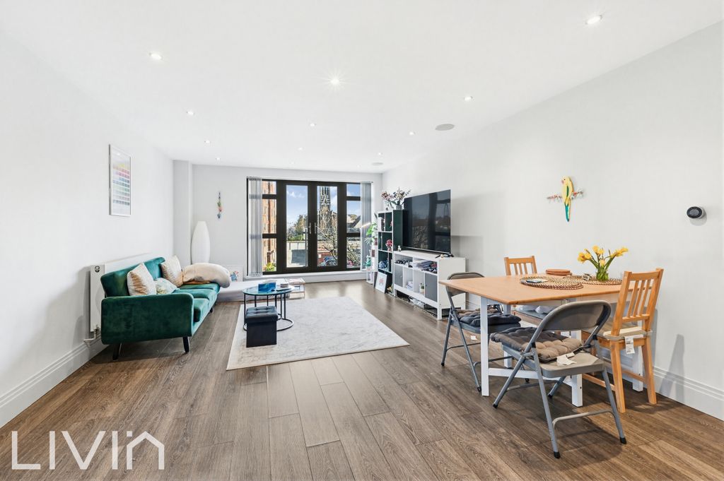 Property photo 2 of 9 Savgold House,5-5-2