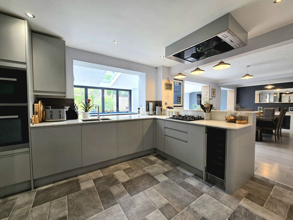 Property photo 2 of 68