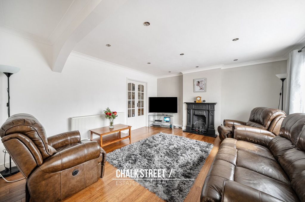 Property photo 3 of 20