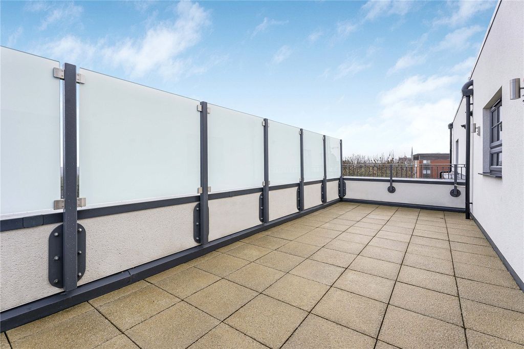 Property photo 2 of 7 Picture No. 10