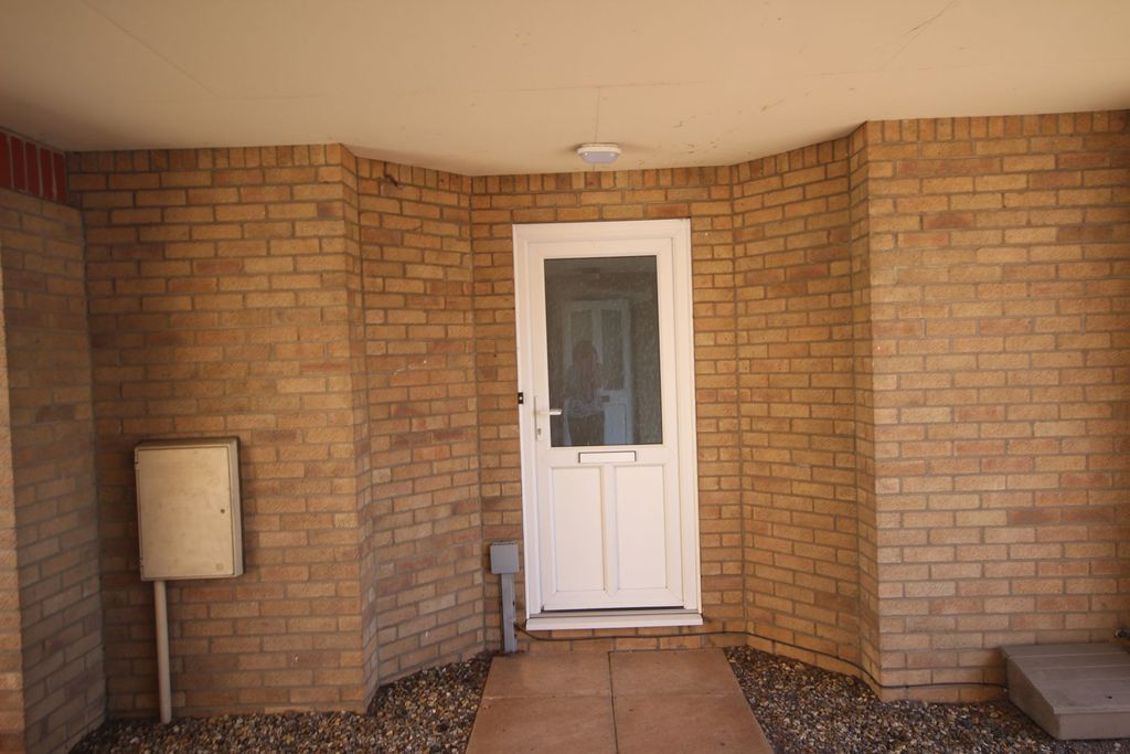 Property photo 3 of 10 Entrance
