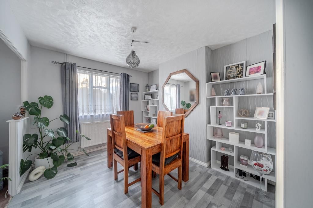 Property photo 3 of 17 Dining Room