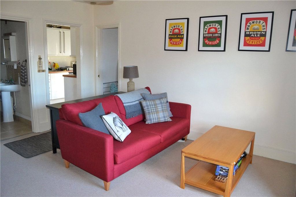 Property photo 2 of 7 Living Area