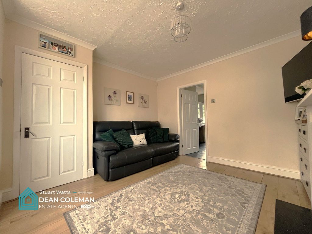 Property photo 3 of 20