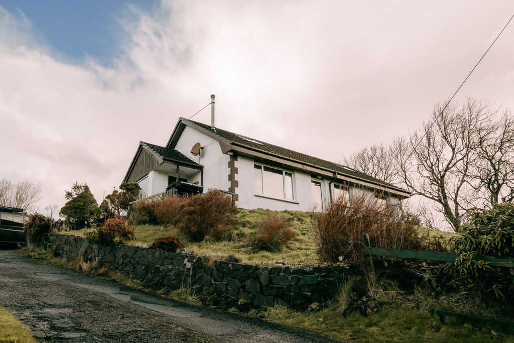 Property photo 1 of 40