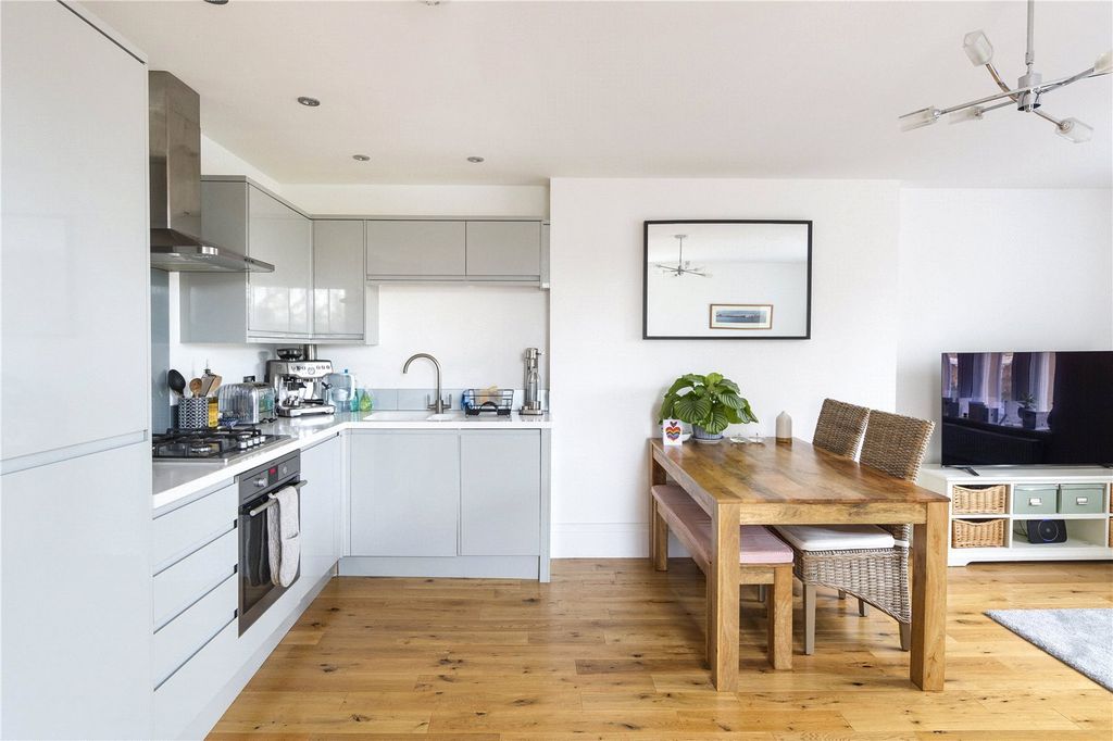Additional image 15 of 2 bed flat for saleOakfield Road, Clifton, Bristol BS8