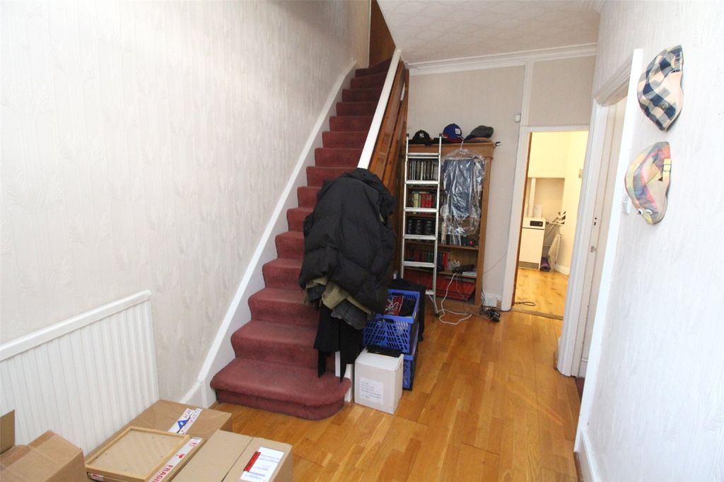 Property photo 2 of 15 Picture No. 10
