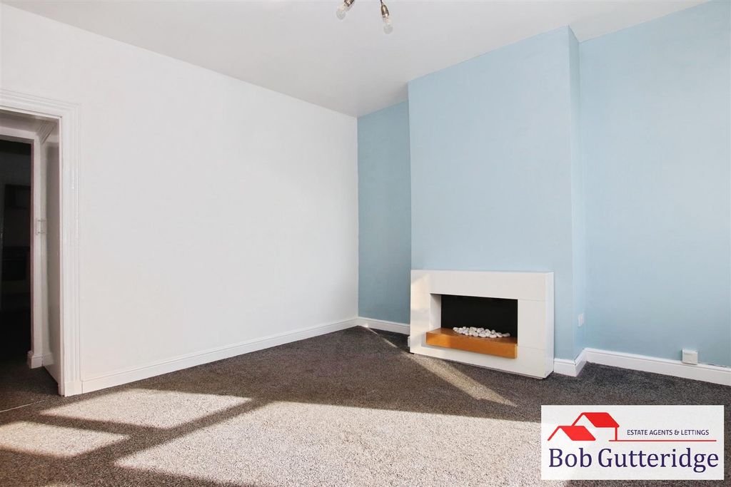 Property photo 3 of 16 Bay Fronted Lounge