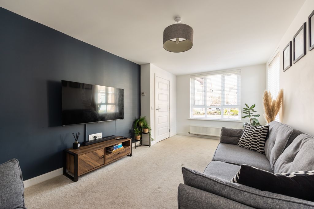 Property photo 2 of 25 Property Image 2