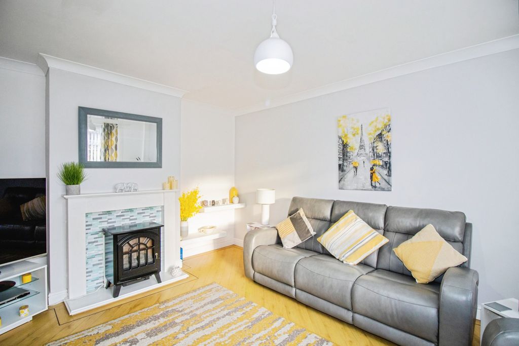 Property photo 3 of 20