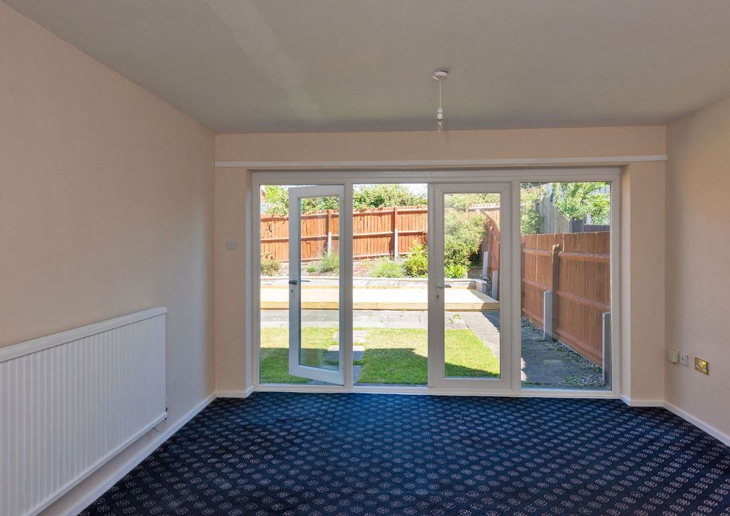 Property photo 2 of 21
