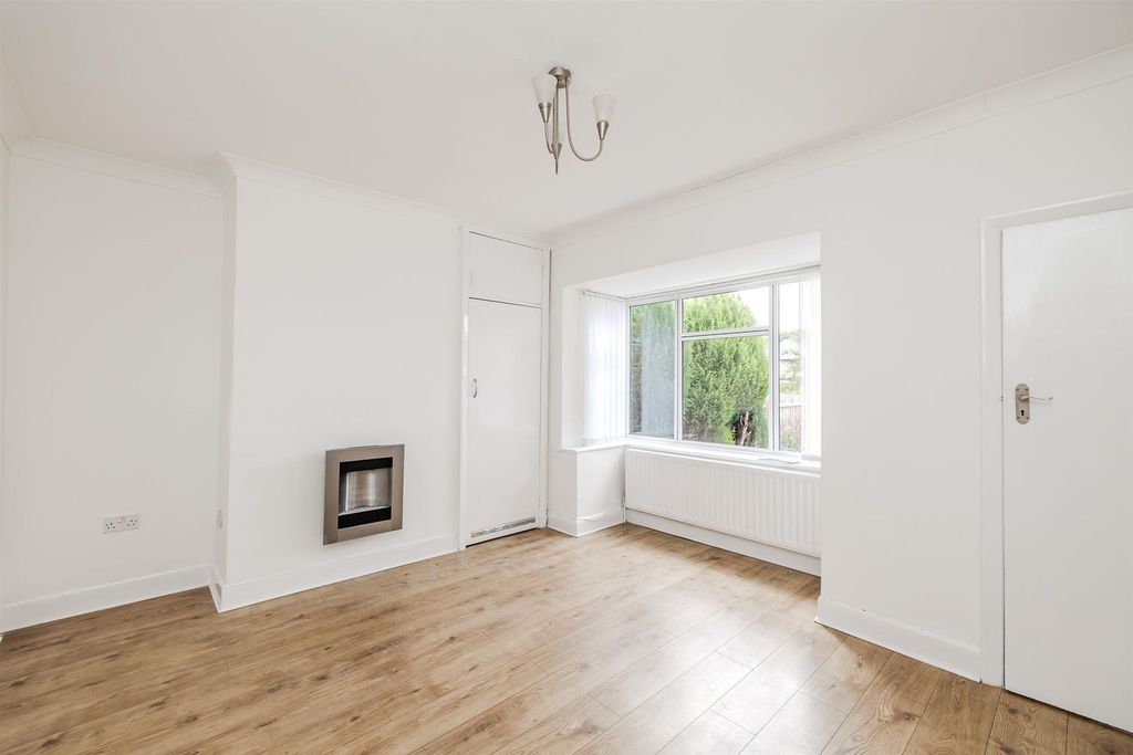 Property photo 3 of 17 23Redcarroadheaton-15.Jpg
