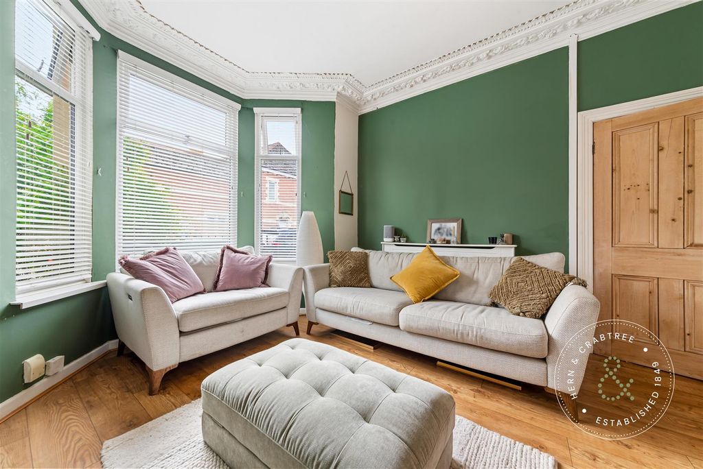 Property photo 3 of 35 Brunswick-Street-17.Jpg