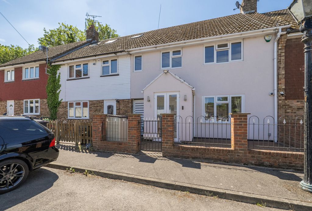 Property photo 1 of 19 1458424-1-6A03103...