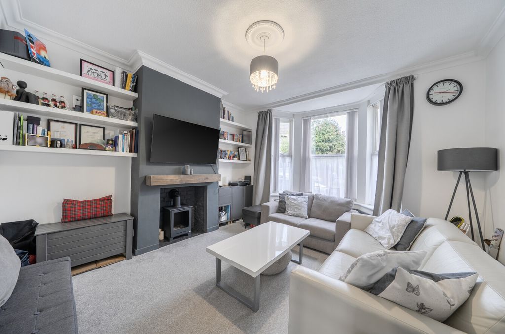 Property photo 2 of 18