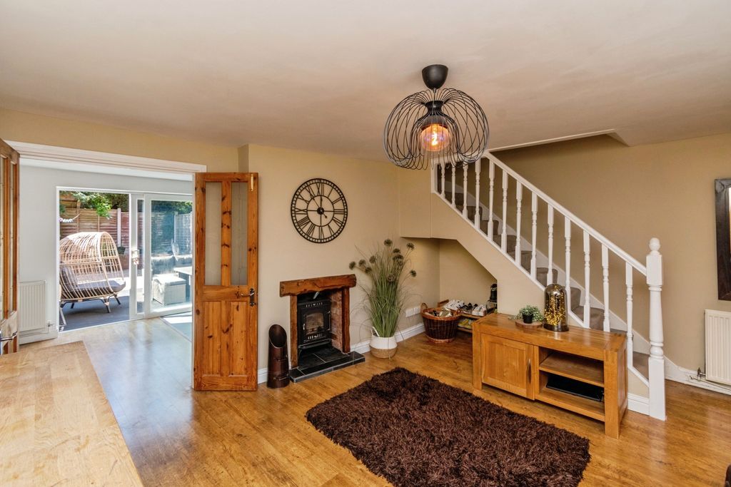 Property photo 3 of 17